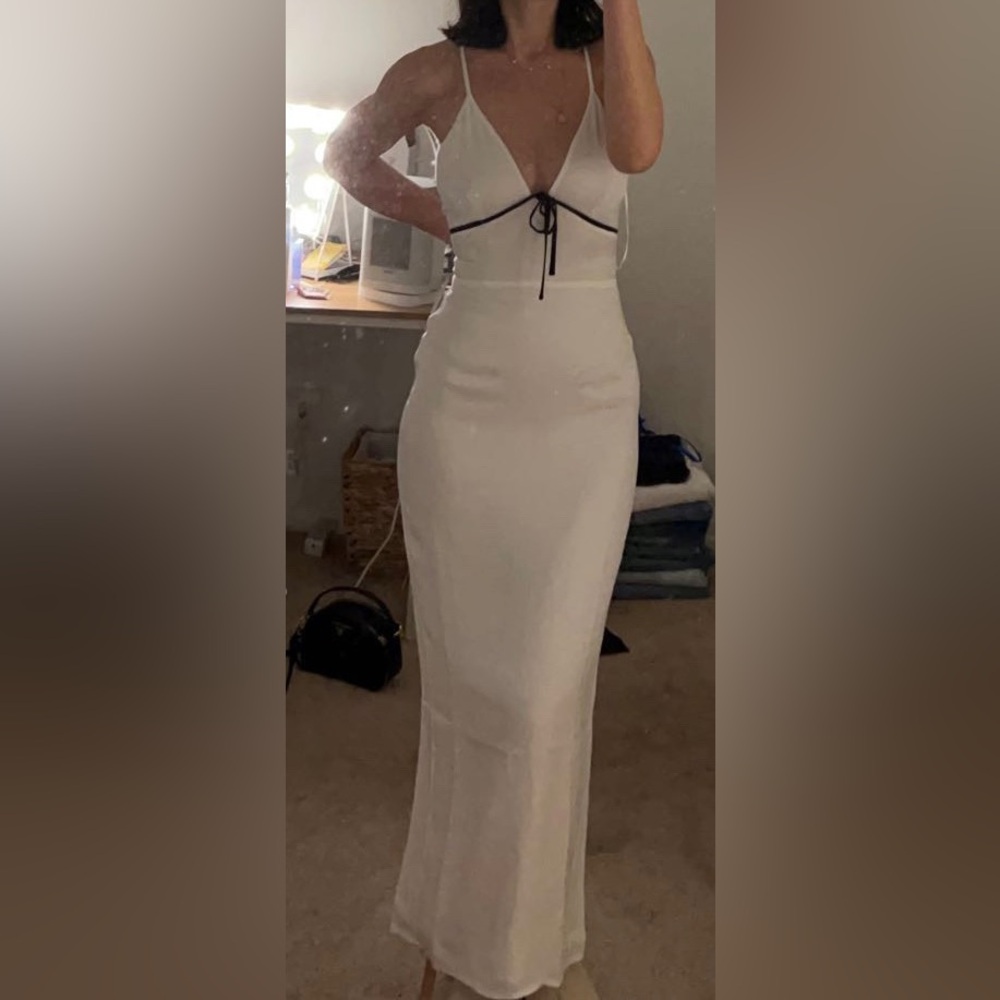 Reformation Bryony Dress in WHITE - Picture 16 of 16